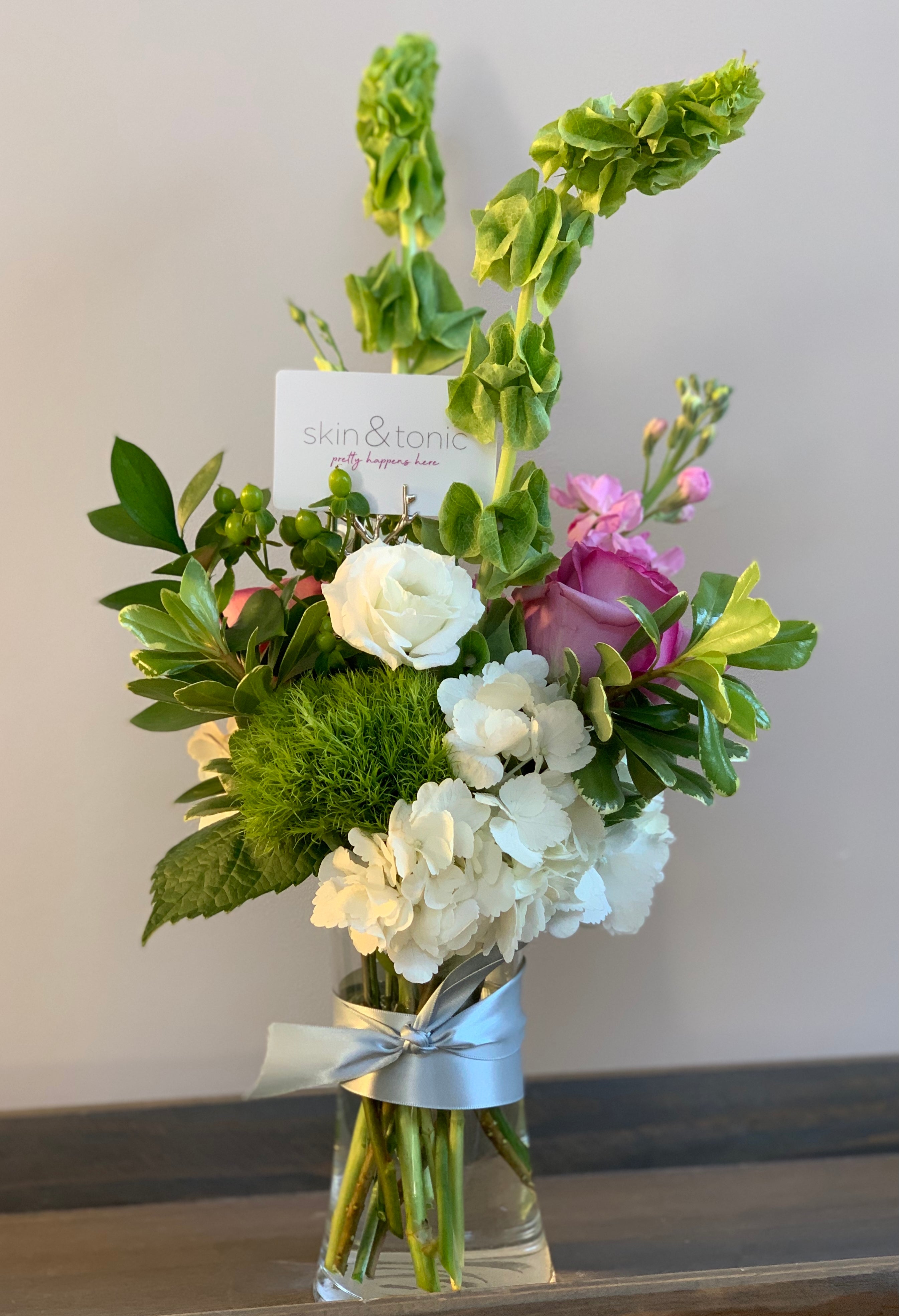 skin&tonic Signature Bouquet + Gift Card