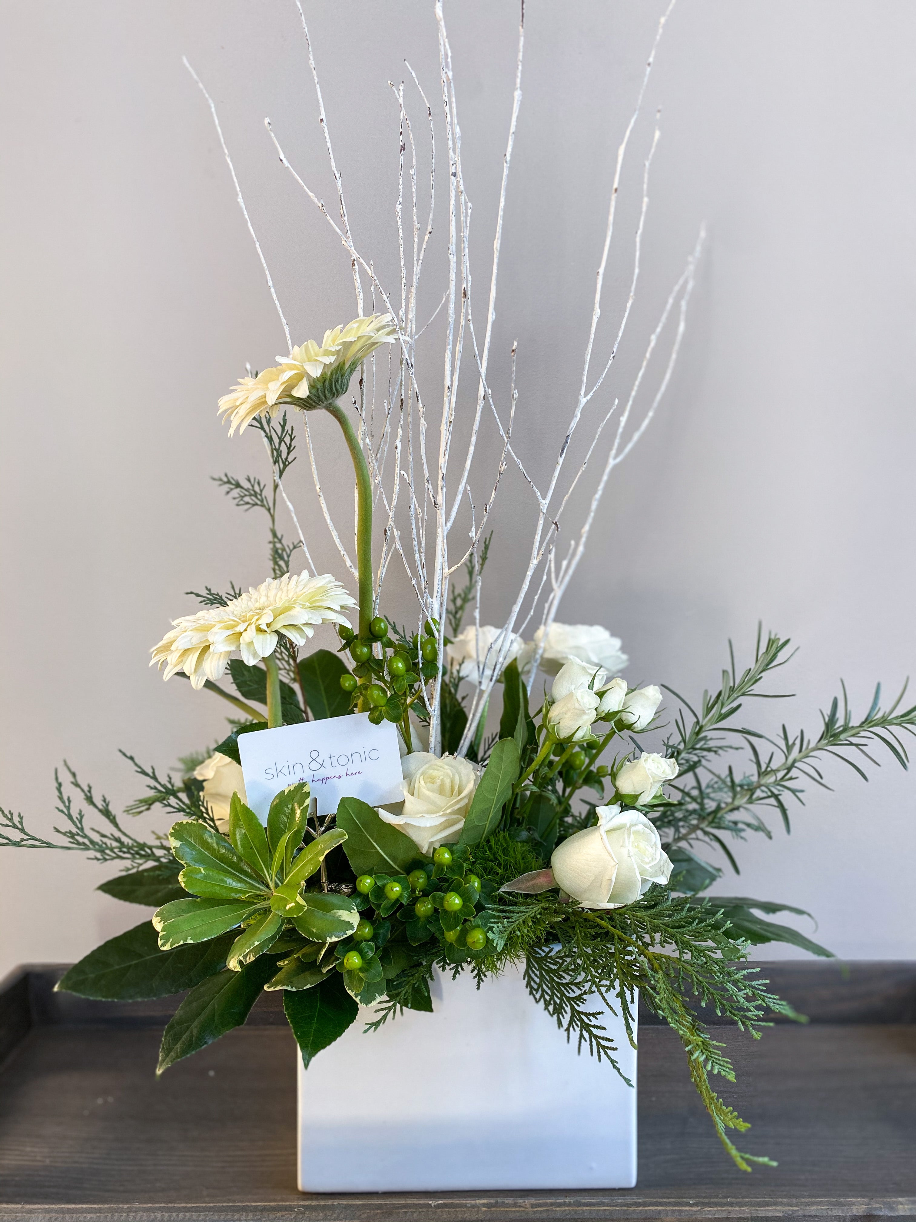 Skin&Tonic Specialty Bouquet +Gift Card